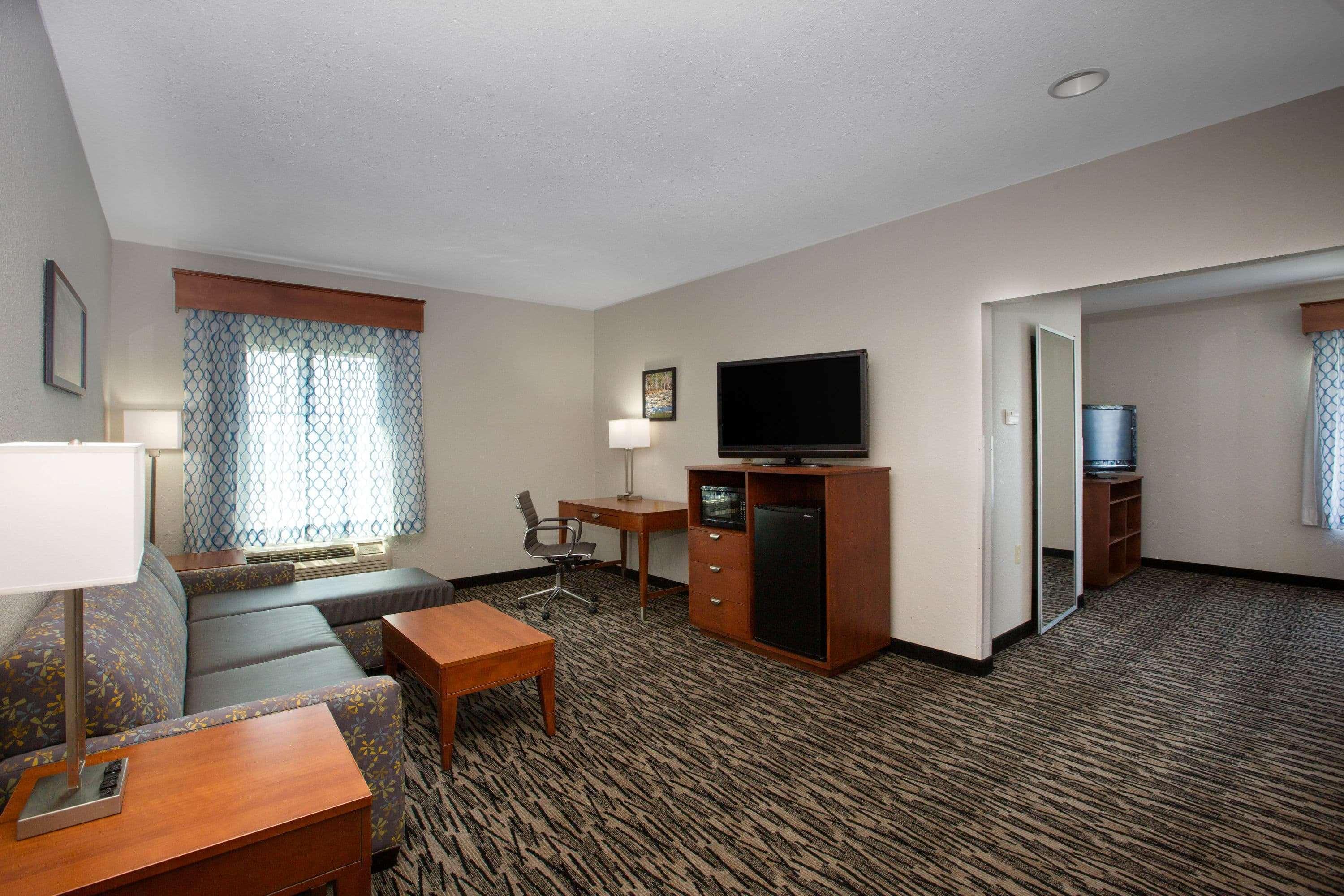 Hotel La Quinta By Wyndham Tupelo Zewnętrze zdjęcie